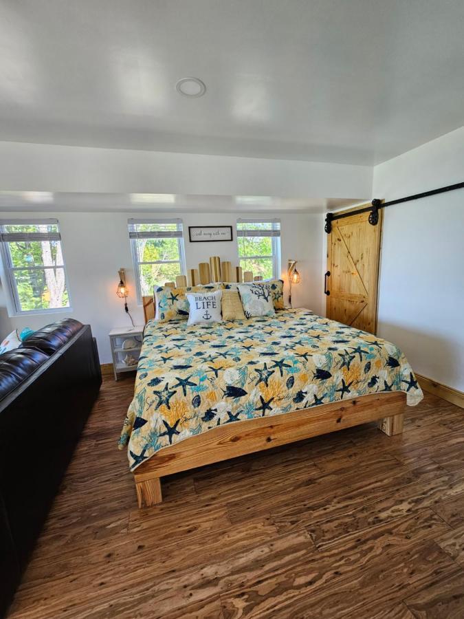 Seaside Lake-Front Cottage Madison المظهر الخارجي الصورة